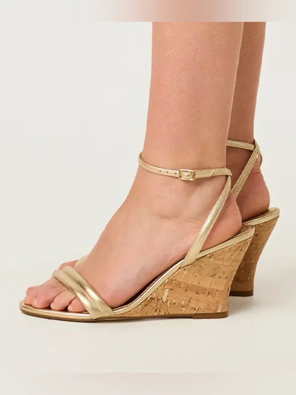 Lilly Pulitzer Jenna Wedge Sandals — Gold Metallic, Size 8.5